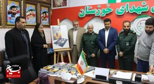 رونمایی از کتاب "درآغوش شعله ها" سروده&zwnj;های ام البنین بهرامی در وصف شهید سلیمانی