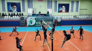 دانشگاه افسری سپاه بر پله سوم والیبال کشور پایوران ایستاد