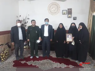 دیدار فرمانده سپاه ناحیه بهبهان با مادر شهید کیومرث خانی