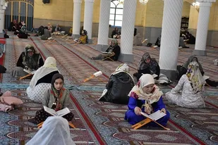 جزءخوانی قرآن کریم در مسجد جامع شهر سنندج