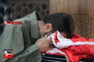 زیارت پرچم حرم مطهر امام حسین(ع) توسط کارکنان سپاه شهدای استان