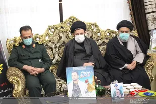 دیدار فرمانده سپاه استان با خانواده مرحوم محمد مهدی زمانی