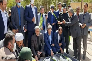 ادای احترام استاندار همدان به شهدای نهاوند