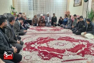 بسیجیان حوزه کربلا زاهدان با خانواده شهید جاودان فر دیدار کردند