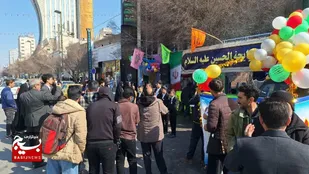 خدمت&zwnj;رسانی خانواده لشکر ۵ نصر به زائران جشن نیمه شعبان در قاب دوربین بسیج