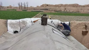 ایزوگام منازل محرومین در روستای عسگرآباد پیشوا در آستانه نوروز
