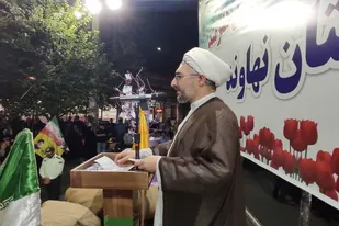 هنرمندان متعهد در خط مقدم دفاع از ارزش&zwnj;ها ایستاده&zwnj;اند
