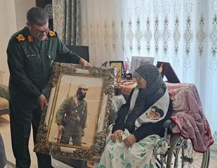 شهید زرین را به عنوان الگویی برای دانش آموزان سراسر کشور در نظر داریم