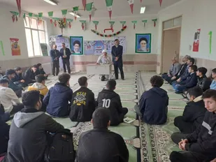 برگزاری نشست جهاد تبیین در دبیرستان شهید خانزادی شهرستان ایوان