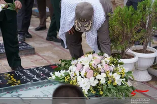 ادای احترام سردار نقدی به مقام شامخ شهید حاج قاسم سلیمانی
