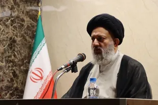 شهدا همه جلوه های دنیایی را کنار گذاشتند تا به یک مقام برتر برسند/تکبر آسیب زیادی در شکل گرفتن شخصیت انسان دارد