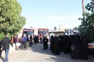 اعزام بانوان بسیجی محلاتی به مرقد امام راحل (ره)