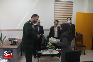 تقدیر فرمانده سپاه ناحیه همدان از معلمان دبیرستان اخوان