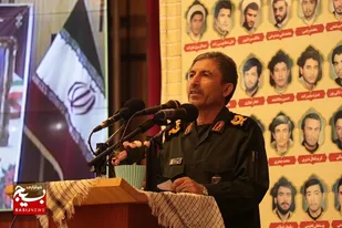 نسل آینده باید بداند که در سایه مجاهدت&zwnj;ها یک وجب از خاک این کشور به بیگانگان داده نشد