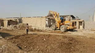 تخریب و خاکبرداری یک باب منزل مسکونی جهت بازسازی