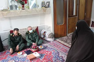 شهدا با خدا معامله کردند و عزت یافتند/ جانشين فرمانده کل سپاه با خانواده شهدا ديدار کرد