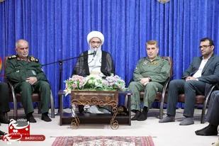 دیدار فرماندهان نظامی استان بوشهر با نماینده ولی فقیه در استان