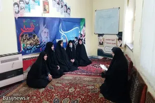 دیدار بسیجیان حوزه حضرت خدیجه(س) همدان با خانواده شهدا