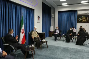 وزیر راه و شهرسازی با آیت الله عابدینی دیدار کرد