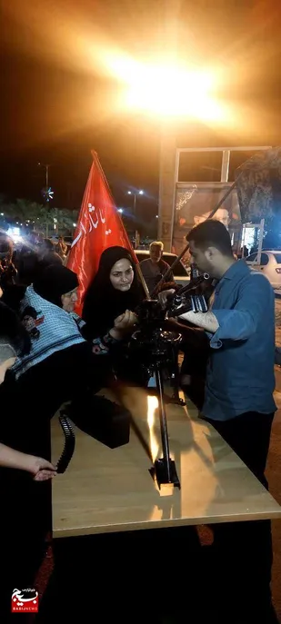 برپایی غرفه سلاح&zwnj;شناسی خواهران در تجمعات شبانه در هفتکل