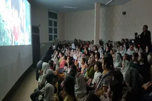 استقبال پرشور بیش از ۵ هزار کودک از &laquo;بچه زرنگ&raquo; در هشترود، میانه، ملکان و بستان&zwnj;آباد