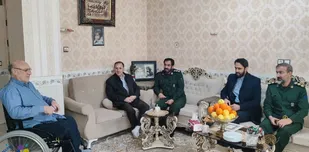 دیدار فرمانده سپاه ناحیه کرمانشاه با خانواده شهدا