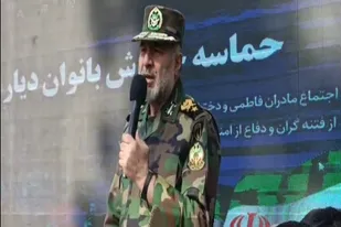 با در صحنه بودن و پیروی از ولایت، رهرو راه شهدا باشیم