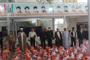 اهدا ۱۲۰۰ بسته معیشتی توسط گردان ۱۹ امام حسین (ع) لشکر عملیاتی پنج نصر