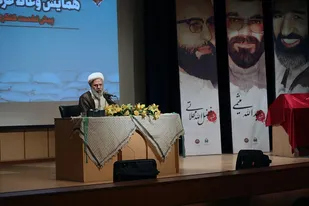 روحانیون پرچمداران دفاع از کشور در برابر تهاجمات خارجی بوده&zwnj;اند