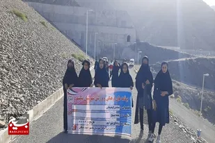 همایش پیاده روی خانوادگی درنیکشهر برگزار شد