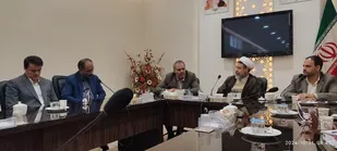 دیدار جمعی از فرماندهان بسیج دانش آموزی شهر کرمان و اعضا مجامع علوی و فاطمی بسیج دانش آموزی استان با امام جمعه شهر کرمان