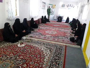 نشست با موضوع آسیب های اجتماعی و خانواده و فضای مجازی