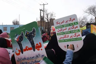 راهپیمایی مردم سامن در یوم&zwnj;الله 22 بهمن