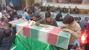 استقبال از شهید گمنام در محله باغزندان شاهرود به روایت تصویر