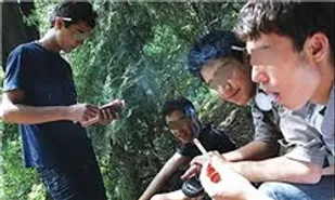 تفریحات ناسالم و چالش های اقتصادی سن اعتیاد را پایین آورده است