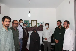 دیدار با خانواده خبرنگار شهید حمیدرضا کشاورز مرآت