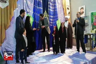 مادر قرآنی کانون شهیدان گل آرایش مسجد آقابابا خان شیراز تجلیل شد