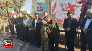 تجلیل از خانواده شهدای اقتدار در افتتاحیه مسابقات&laquo;گل کوچک جام محلات و مساجد&raquo; تبریز