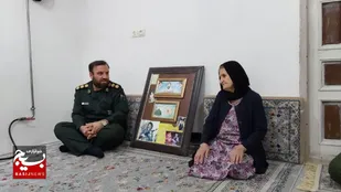 فرمانده سپاه بوکان با خانواده شهید امیر مینه&zwnj;شین دیدار کرد