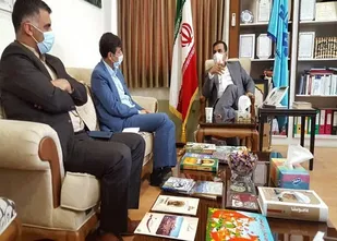 انقلاب اسلامی در سیر تاریخی خود معنای متعالی به هنر و تعهد هنری بخشیدند