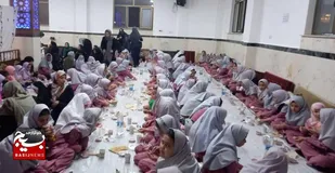 سفره ای به وسعت نور در مسجد امام حسن مجتبی(ع) در روستای کمال&zwnj;آباد