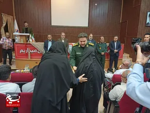 مادران و همسران شهیدان قشم تجلیل شدند