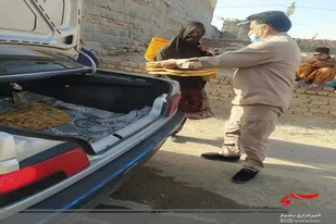 کمکهای مومنانه بین خانواده ها حاشیه شهر زاهدان توزیع شد