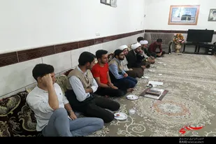 دیدار جهادگران همدانی با خانواده شهدا در روستای بابانظر