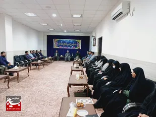 دانش آموزان جزیره قشم با امام جمعه قشم دیدار کردند