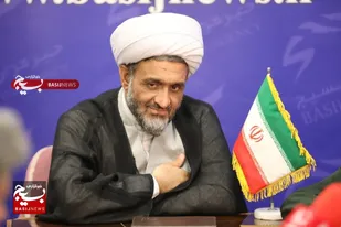 انقلابی که زنده است، دشمن دارد