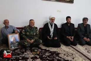 دیدار امیر سرتیپ حیدری با خانواده معظم شهدا در ملایر
