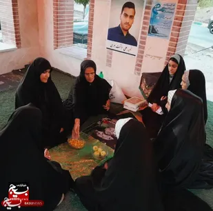 عطرافشانی مضجع شهدای آبادتنگستان؛ جلوه&zwnj;ای از وفاداری بسیجیان خواهر در هفته دفاع مقدس