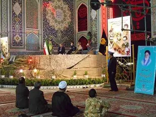 مراسم گرامیداشت روز قشر بسیج پیشکسوتان در حرم امام رضا(ع) + تصاویر