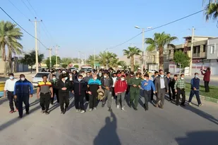 برگزاری همایش پیاده روی خانوادگی به مناسبت هفته بسیج در شهرستان زرین دشت